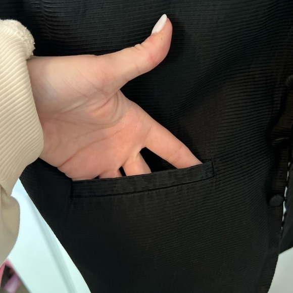 Black Vest - Picture 6 of 8